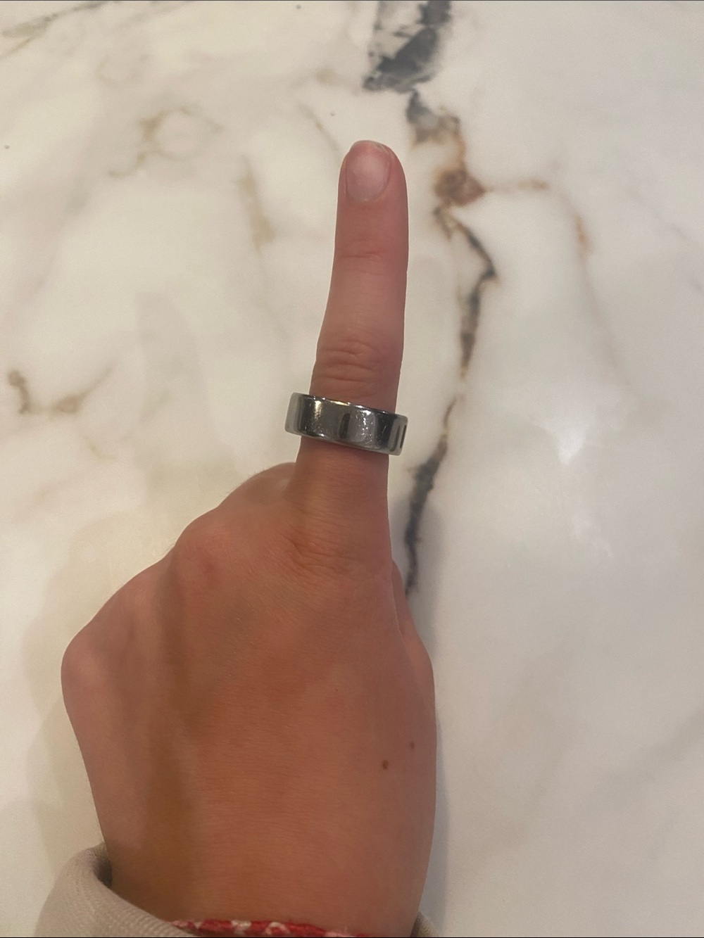 Oura Ring 4 with charger size 8 polished silver